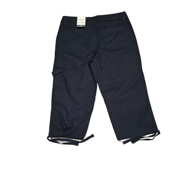 St. John's Bay Midrise Black Capris Size 8 - Picture 2 of 4